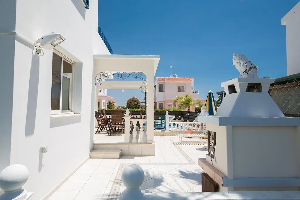 Thaliana Gardens Villa